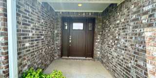 Gorgeous Home with Vaulted Ceilings and Large Fenced Yard! Spacious 3 Bedroom and 2 Bath Home! Gallery 6