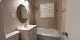 $0 DEPOSIT OPTION. CHARMING 2BED/1BATH DUPLEX NEAR SLOAN LAKE!! Gallery 18
