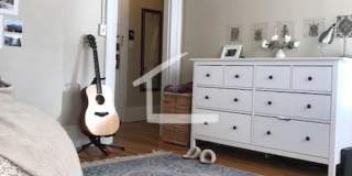 Nice studio in Fenway Gallery 9