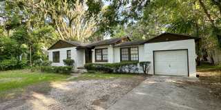 3 Bedroom, 3 Bath House in Hibiscus Park - Near UF Law! Gallery 1