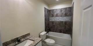 3Bd / 2Ba Duplex with GARAGE Gallery 5