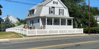 Huge 3 Bed 2 Bath Single Family on Fruit Hill Gallery 1
