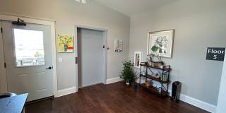 Beautifully Furnished 1/1 Apartment in Downtown Broad St.- $2,350 Gallery 30