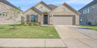 Spacious 5 Bedroom Home in Melissa Gallery 1