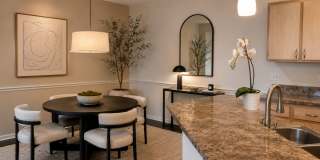 Gorgeous Wood Floors 1/1 condo for RENT @The Crest close to UCF Gallery 13
