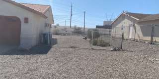 GREAT FURNISHED HOME WITH SIDE PARKING! Gallery 22