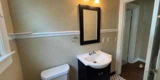 Adorable 2/1 Bungalow in Murray Hill Ready Now! Gallery 21