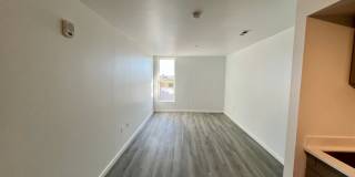 725 W Pratt Gallery 69