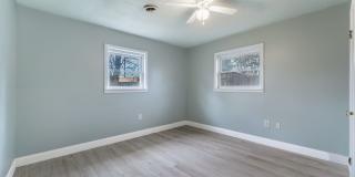 Great Location near Walmart Campus Gallery 15