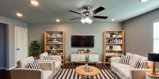 Townhouse with Garage - Minutes from Downtown Rogers Gallery 1