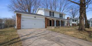 Spacious 4 Bed, 2.5 Bath Home with Fireplace  Garage in Independence, MO Gallery 1