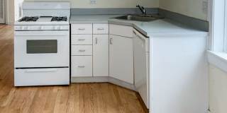 2318 North Southport Ave. Apt. Gallery 4