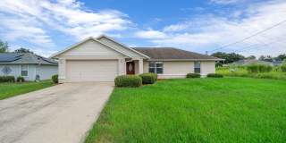 3/2/2 Beautiful Home with Spacious Backyard in Southeast Ocala Gallery 1