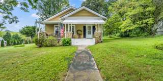 521 North Oak Street Gallery 1
