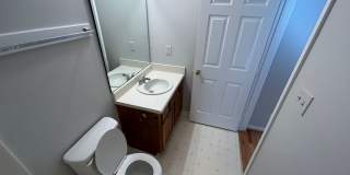 Room in 3 Bedroom Home at Beaverwood Dr Gallery 30