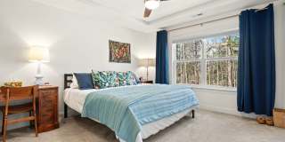 3be / 2.5ba Easy Access to Duke Townhouse Gallery 9