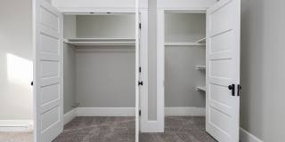 Elegant Renovation! HUGE 1 Bed 1 Bath Available Now! Gallery 28