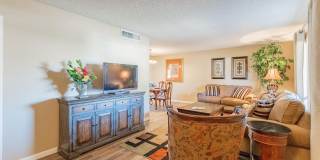 10719 W CAMELOT Circle Gallery 3