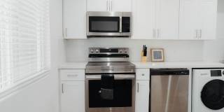Boho On 31st- Fully Furnished Unit Gallery 3