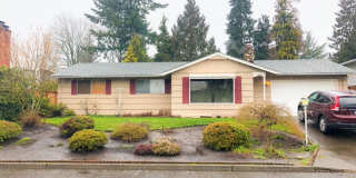 Great location in Milwaukie, OR! 3 bedroom 1 bath home with a large yard! Gallery 1