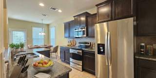 AVAILABLE NOW & READY FOR MOVE-IN - INGROUND POOL & SOLAR PANELS! Gallery 5