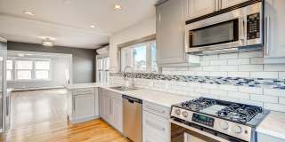 1246 Jackson Street Gallery 18