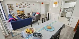 102 Monroe Street - 201 Gallery 15