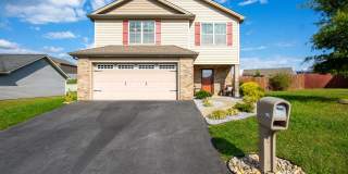 Beautiful 3 Bed/2.5 Bath Home with garage in Jonesborough Gallery 1