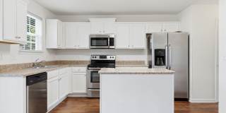 3 Bed 2.5 Bath With Fenced in Yard! Gallery 27