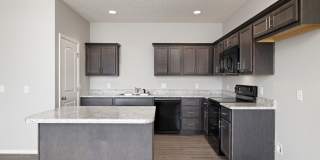 Spacious 3 Bedroom Duplex! Gallery 1