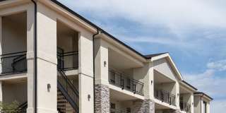 Great 2 bed 1 bath condo with pool and pickleball courts Gallery 3