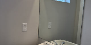 2921 N Dearborn Street Gallery 14