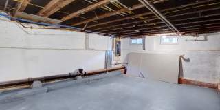 565 LINE Street Gallery 27