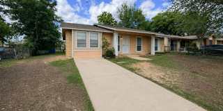 Nice 4 BR, 1.5 Bath w/ Large Back Yard Gallery 1