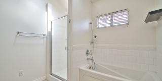 Spacious 4 Bedroom Home with A/C Spacious 4 Bedroom Home with A/C Gallery 12