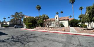 Unique loft-style 2 bedroom Gallery 1