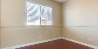 Charming Two Story 3 BR Home Available Mid June! Gallery 32