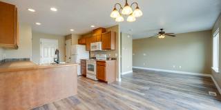 Charming Pullman Retreat with Space to Live and Entertain Gallery 7