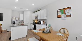 423 Pepperbark Avenue Gallery 18