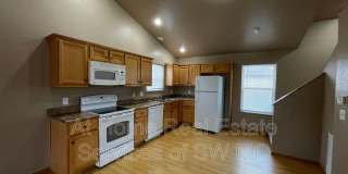 633 W Meadowview Gallery 1