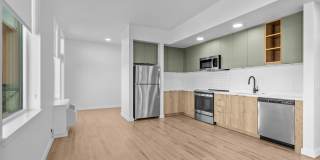 Strata Gallery 32