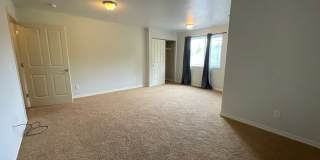 5 bedroom home with attached 3 car garage in Winchester Gallery 44