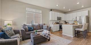 Gorgeous 3 bed 2.5 bath Home Available in Parker! Gallery 4