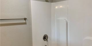 432 Red Robin Street Gallery 13