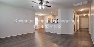 Beautiful 3-Bedroom Home with Easy Access to I-35 & I-240 Gallery 8