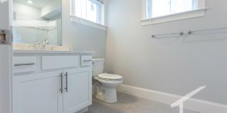Fantastic, Newly renovated 4-bd/2 ba with Laundry Gallery 15