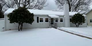 4 Bed, 2 Bath House Gallery 1