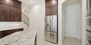 Luxury Townhome with 2 Car-Garage (Partial Utilities Included) Gallery 10