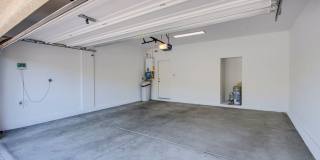 Beautiful 3 Bed 2.5 Bath home in Tuscany community! Gallery 24