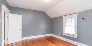 2158 Indiana Avenue Gallery 17